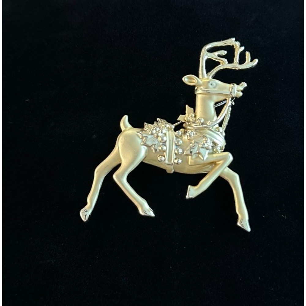 Vintage Reindeer Textured Brushed Gold tone Christmas Brooch‎ Pin 3 in Large